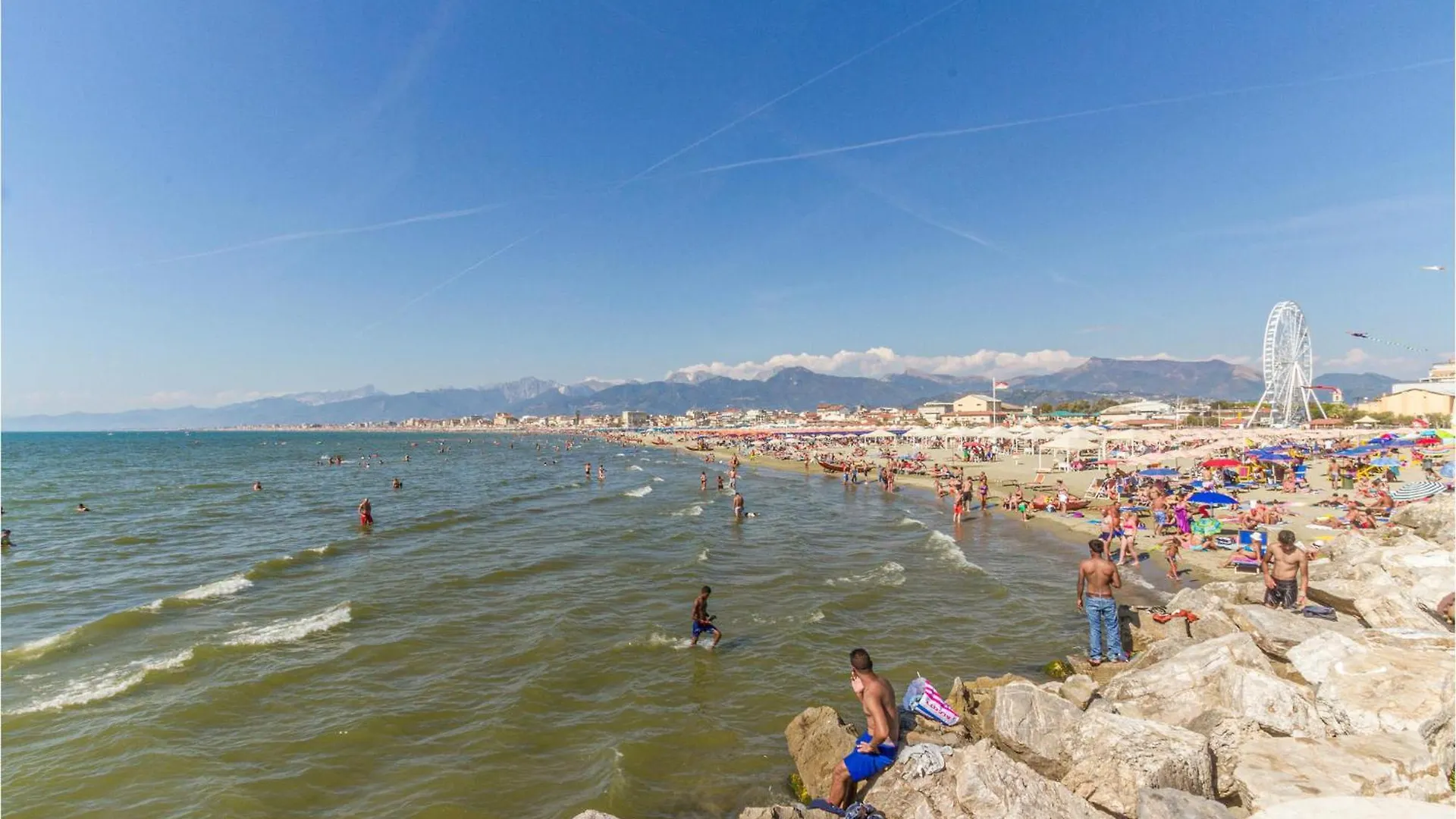Awesome Apartment In Viareggio With Wifi